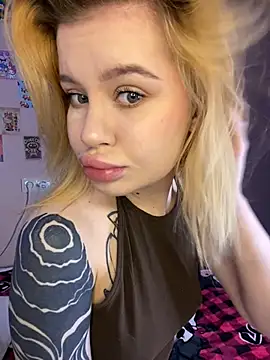 RozaliyRi online show from February 3, 2025, 6:56 am