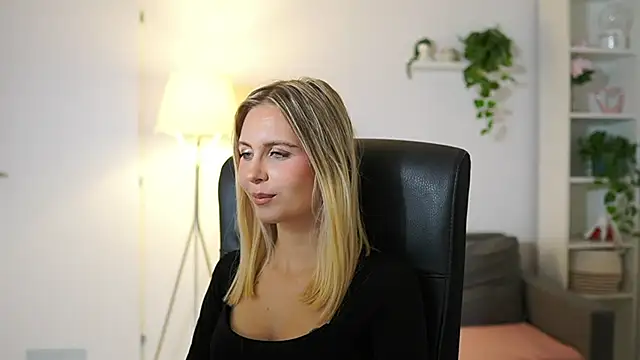 catecrago  online show from October 17, 2025, 8:17 am