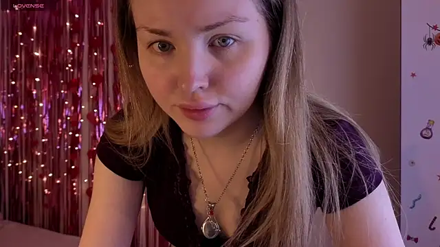 Snapshot of Lora_Rosee chatting on June 4, 2026, 2:23 pm Lora Rosee online show from June 4, 2026, 2:23 pm