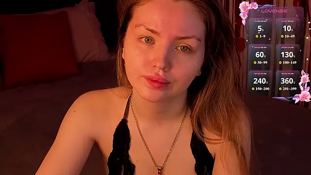 Lora Rosee online show from June 26, 2026, 2:32 pm