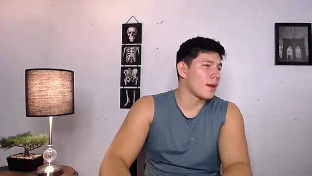 JamesCr  online show from November 20, 2025, 2:12 am