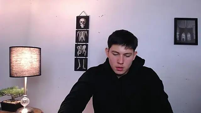 JamesCr  online show from November 22, 2025, 1:48 am