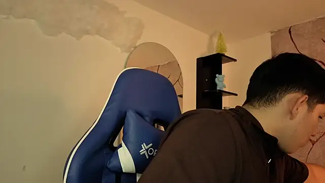 JamesCr  online show from May 15, 2026, 12:34 pm
