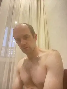 LynnAhNight online show from October 1, 2025, 3:12 am