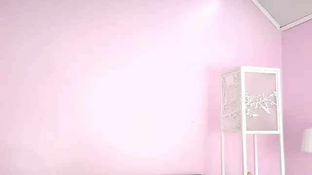 Snapshot of Hiyakasudere chatting on November 15, 2025, 1:18 pm Hiyakasudere online show from November 15, 2025, 1:18 pm