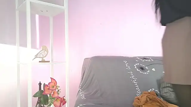 Snapshot of Hiyakasudere chatting on December 3, 2025, 6:17 pm Hiyakasudere online show from December 3, 2025, 6:17 pm