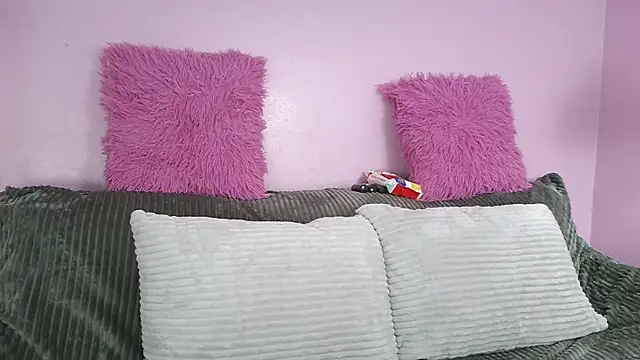 Snapshot of Hiyakasudere chatting on December 17, 2025, 12:33 pm Hiyakasudere online show from December 17, 2025, 12:33 pm