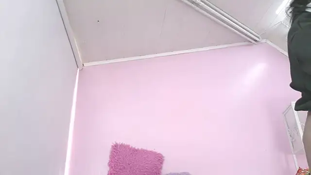 Snapshot of Hiyakasudere chatting on January 19, 2026, 2:54 pm Hiyakasudere online show from January 19, 2026, 2:54 pm