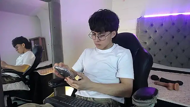 Snapshot of PepperTwink chatting on September 17, 2025, 4:08 pm PepperTwink online show from September 17, 2025, 4:08 pm