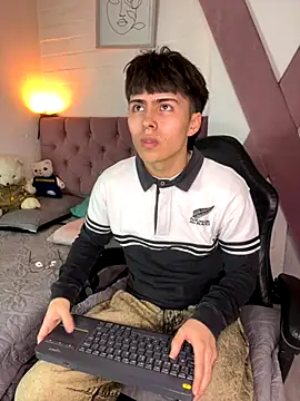 PepperTwink online show from November 19, 2025, 4:51 pm