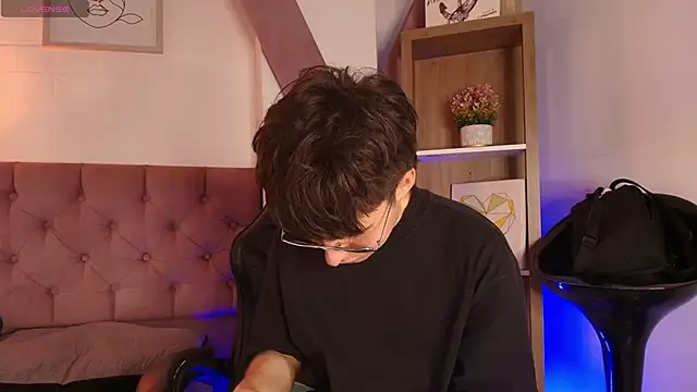 PepperTwink online show from December 1, 2025, 4:45 pm