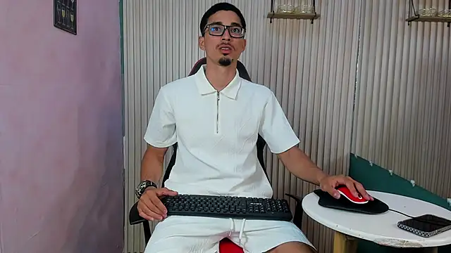 Snapshot of Becker2_ chatting on January 17, 2026, 3:50 pm Becker2 online show from January 17, 2026, 3:50 pm