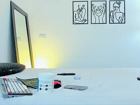 Snapshot of andrea_cherryy chatting on March 16, 2026, 1:04 pm andrea cherryy online show from March 16, 2026, 1:04 pm