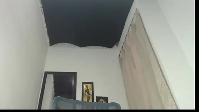 Snapshot of lolplipiwg chatting on February 18, 2026, 7:21 pm lolplipiwg online show from February 18, 2026, 7:21 pm