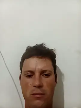 leocir081995 online show from February 1, 2025, 1:55 am