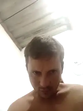 leocir081995 online show from February 5, 2025, 1:47 am