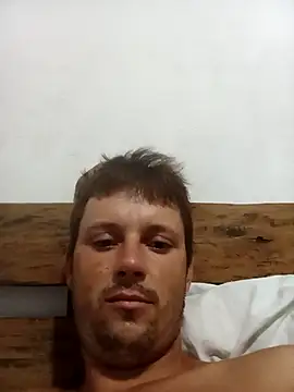 leocir081995 online show from February 7, 2025, 2:50 am