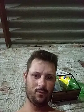 leocir081995 online show from March 22, 2025, 10:48 pm