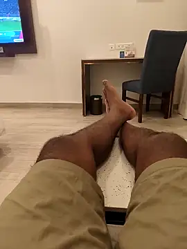 hottim786 online show from February 5, 2026, 6:56 pm