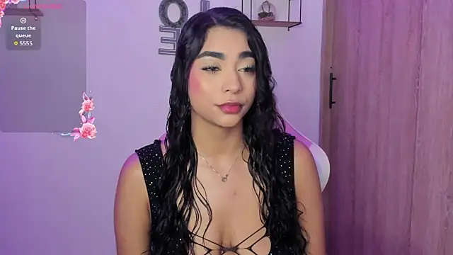 Snapshot of Bella_ricci_ chatting on September 27, 2025, 6:35 pm Bella ricci  online show from September 27, 2025, 6:35 pm