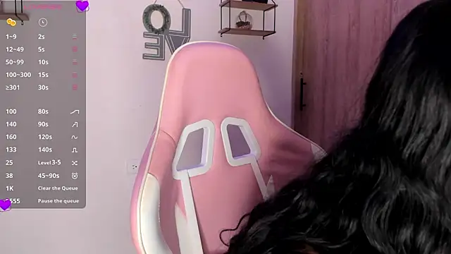 Snapshot of Bella_ricci_ chatting on October 2, 2025, 4:36 pm Bella ricci  online show from October 2, 2025, 4:36 pm