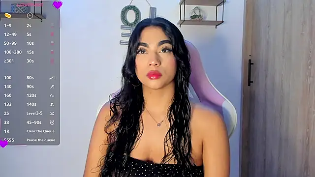 Snapshot of Bella_ricci_ chatting on October 7, 2025, 3:09 pm Bella ricci  online show from October 7, 2025, 3:09 pm