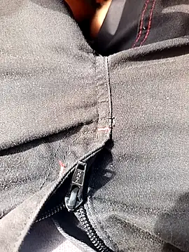 Snapshot of Dam70 chatting on September 10, 2025, 10:48 am Dam70 online show from September 10, 2025, 10:48 am