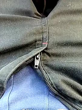 Snapshot of Dam70 chatting on September 12, 2025, 10:26 am Dam70 online show from September 12, 2025, 10:26 am