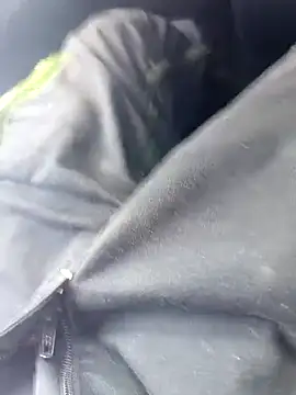 Snapshot of Dam70 chatting on October 6, 2025, 11:07 am Dam70 online show from October 6, 2025, 11:07 am