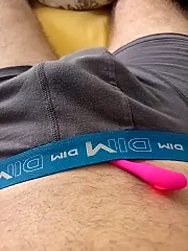 Snapshot of Dam70 chatting on October 18, 2025, 11:33 am Dam70 online show from October 18, 2025, 11:33 am