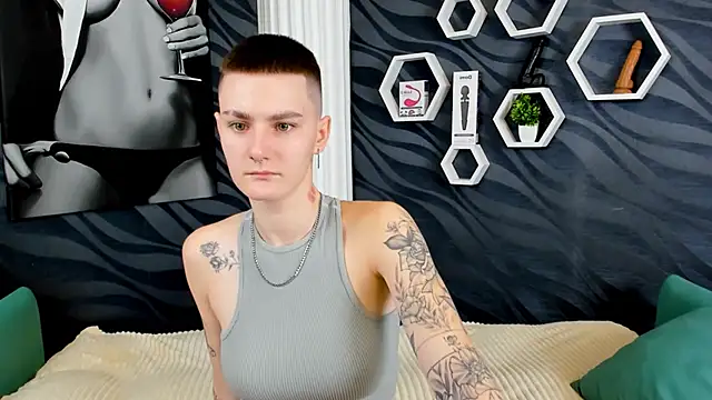Snapshot of LindaBryantt chatting on February 9, 2025, 9:16 am LindaBryantt online show from February 9, 2025, 9:16 am