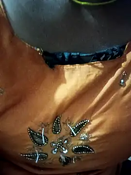 varsha-milky1 online show from March 19, 2025, 10:11 am