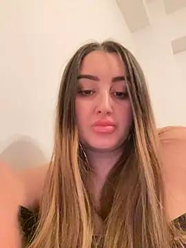 hotAlys online show from February 7, 2025, 9:04 pm