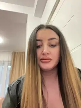 hotAlys online show from March 19, 2025, 4:24 pm