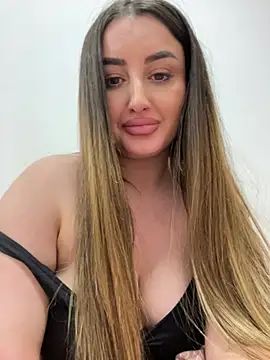 hotAlys online show from March 22, 2025, 1:54 am