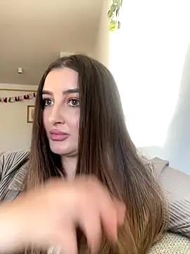 hotAlys online show from September 14, 2025, 1:54 pm