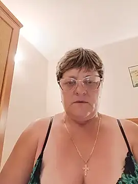 ElzaJewel online show from June 23, 2026, 8:51 pm