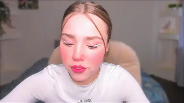 Snapshot of YourMegan chatting on April 21, 2026, 9:37 am YourMegan online show from April 21, 2026, 9:37 am