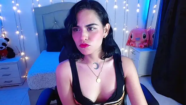 Snapshot of veronica_luar chatting on October 15, 2025, 3:39 am veronica luar online show from October 15, 2025, 3:39 am