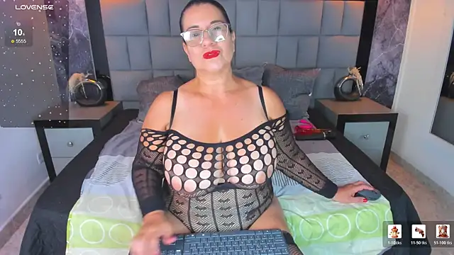 Your Lady Milf online show from April 25, 2026, 5:43 pm