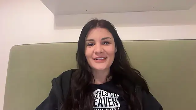 Snapshot of Petitecookie chatting on March 5, 2026, 8:27 pm Petitecookie online show from March 5, 2026, 8:27 pm