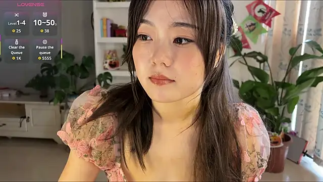 nanaliu6 online show from October 31, 2025, 1:06 am