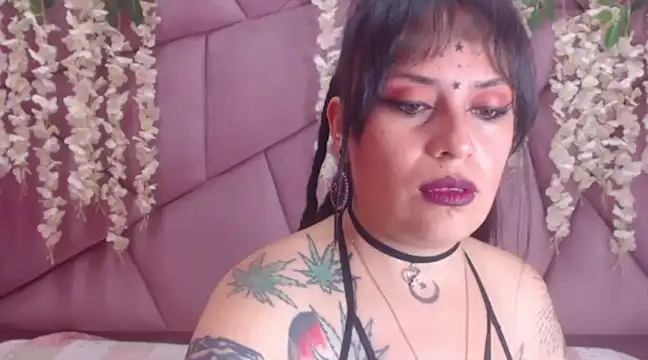 Snapshot of Fenix_Lilith chatting on March 18, 2025, 1:20 pm Fenix Lilith online show from March 18, 2025, 1:20 pm