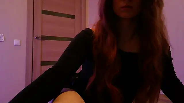 Snapshot of _AliceOwen_ chatting on March 17, 2025, 10:28 pm AliceOwen online show from March 17, 2025, 10:28 pm