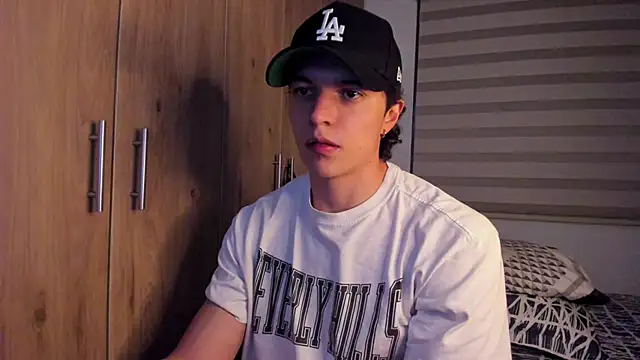 Mastrangelo xxx online show from October 14, 2025, 3:18 am