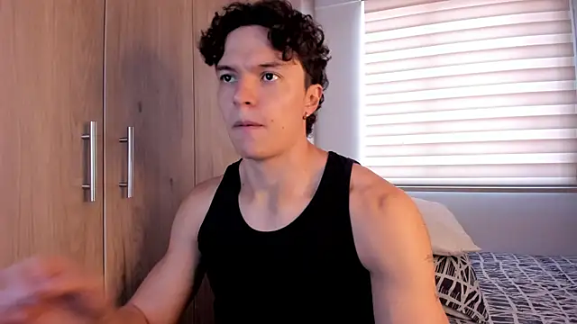 Mastrangelo xxx online show from November 23, 2025, 8:41 pm