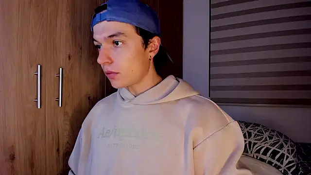 Snapshot of Mastrangelo_xxx chatting on February 18, 2026, 3:35 am Mastrangelo xxx online show from February 18, 2026, 3:35 am