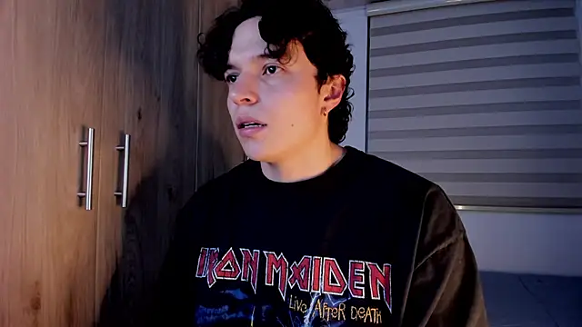 Snapshot of Mastrangelo_xxx chatting on March 1, 2026, 1:29 am Mastrangelo xxx online show from March 1, 2026, 1:29 am