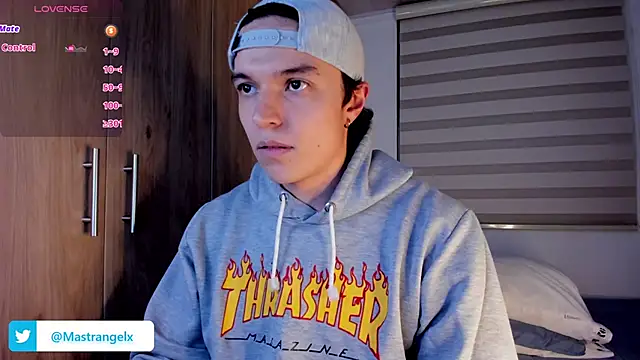 Snapshot of Mastrangelo_xxx chatting on March 2, 2026, 2:25 am Mastrangelo xxx online show from March 2, 2026, 2:25 am