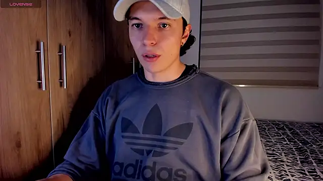 Snapshot of Mastrangelo_xxx chatting on March 17, 2026, 3:55 am Mastrangelo xxx online show from March 17, 2026, 3:55 am